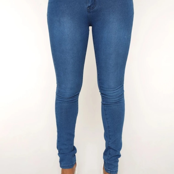BRAND NEW Hold Me Tight High Rise Skinny Jeans - Picture 1 of 3